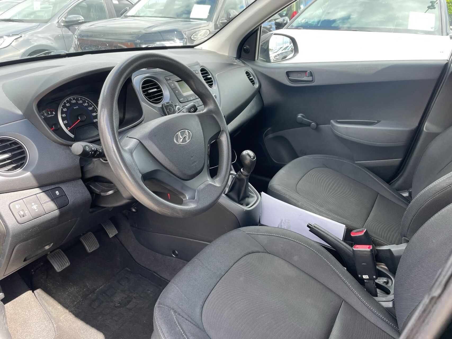 Sort Hyundai i10 fra 2018