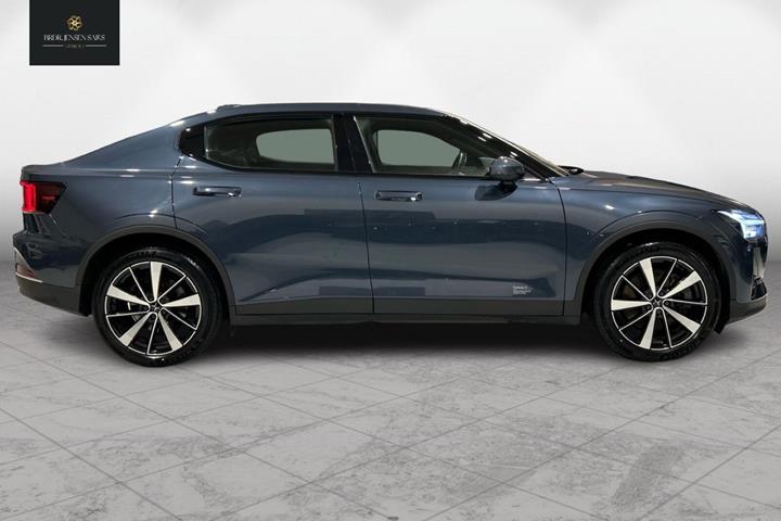 Blå Polestar 2 fra 2022