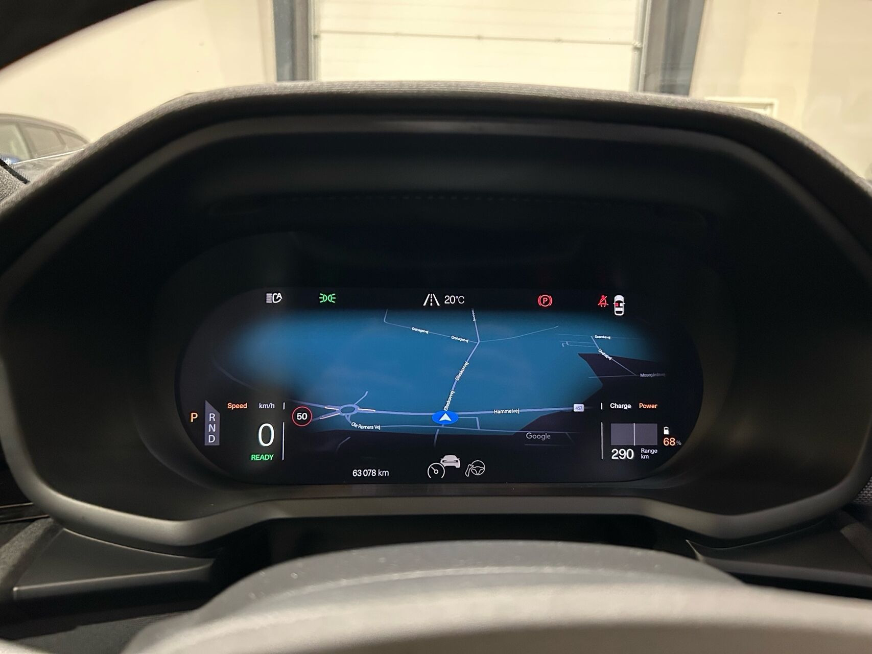 Blå Polestar 2 fra 2022