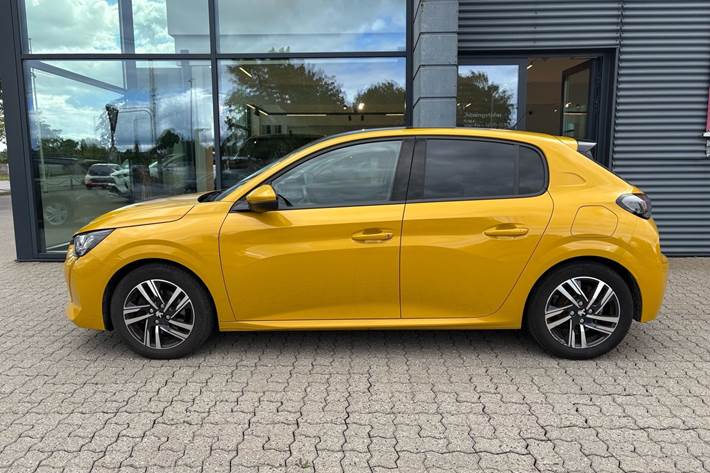 Gul Peugeot 208 fra 2020