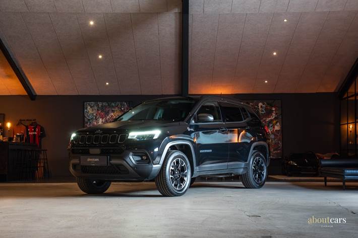 Sort Jeep Compass fra 2022