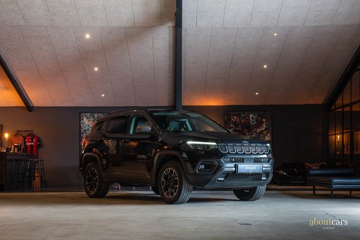 Sort Jeep Compass fra 2022