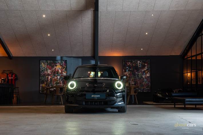 Sort Mini Cooper SE fra 2023