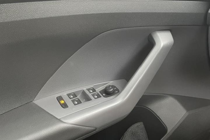 Sølv VW T-Cross fra 2020