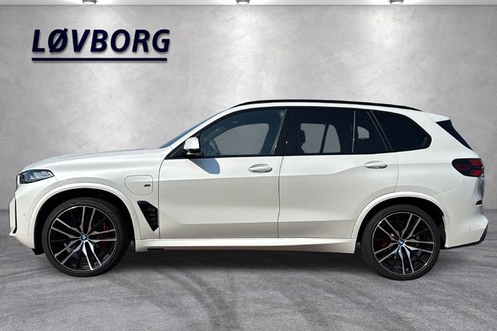 Hvid BMW X5 fra 2024