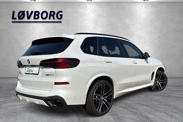 Hvid BMW X5 fra 2024