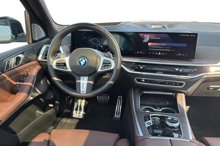 Hvid BMW X5 fra 2024