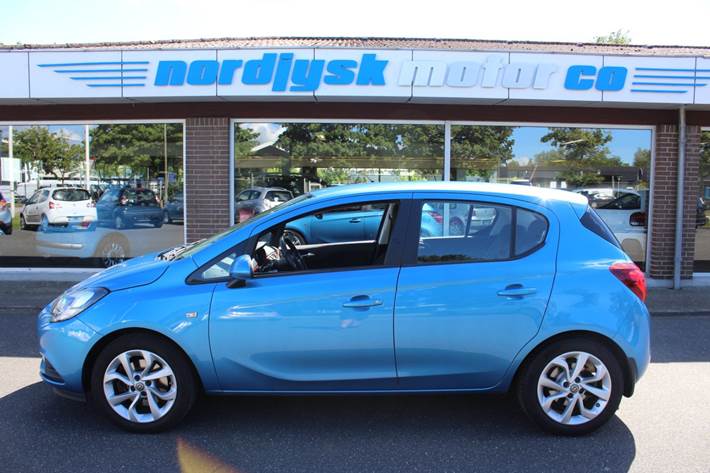 Blå Opel Corsa fra 2018