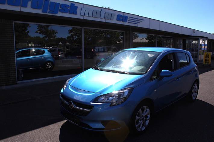 Blå Opel Corsa fra 2018