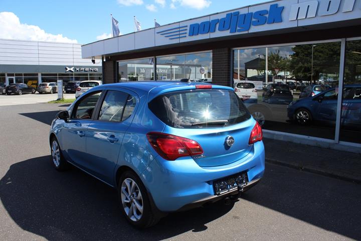 Blå Opel Corsa fra 2018