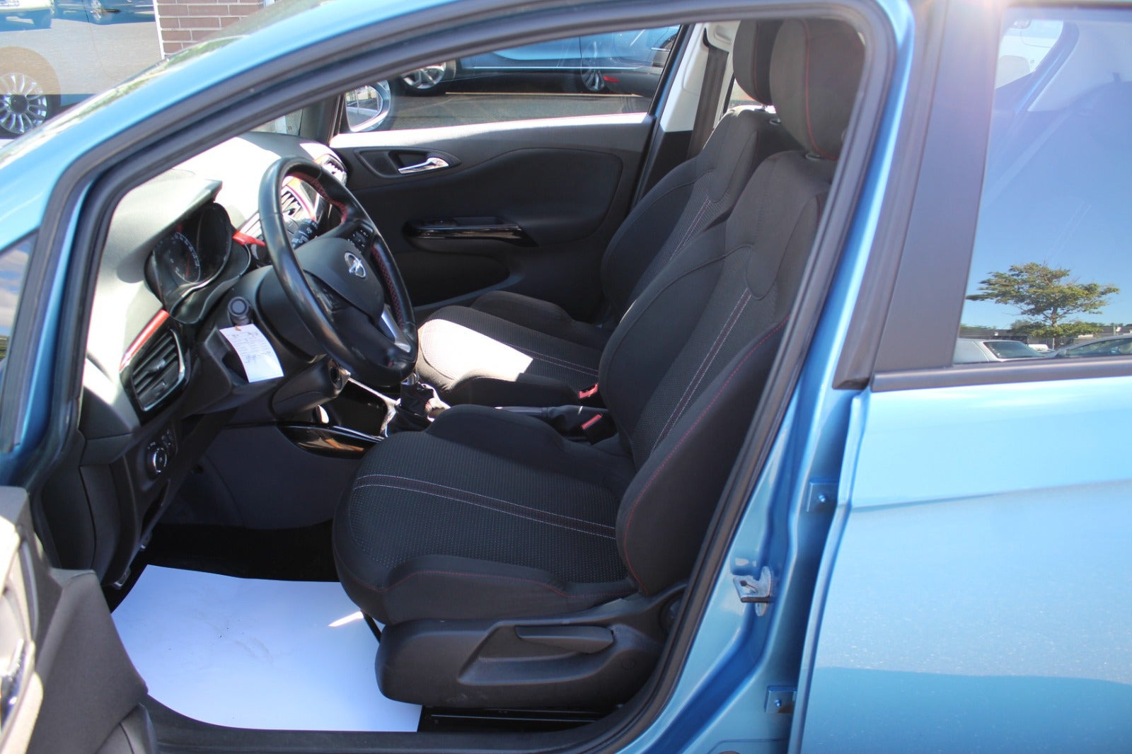 Blå Opel Corsa fra 2018