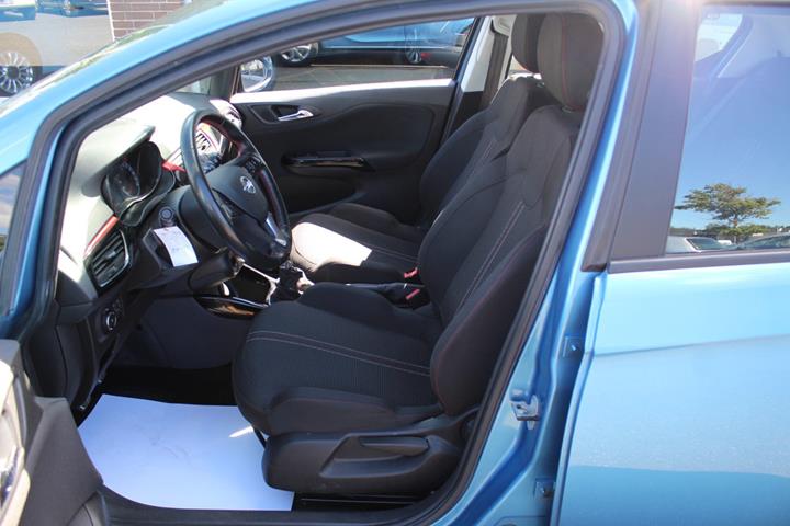 Blå Opel Corsa fra 2018