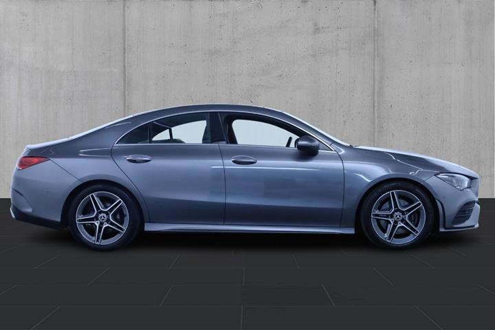 Grå Mercedes CLA220 d fra 2020