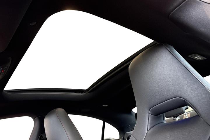 Grå Mercedes CLA220 d fra 2020