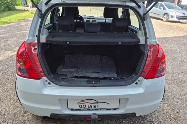 Grøn Suzuki Swift fra 2010