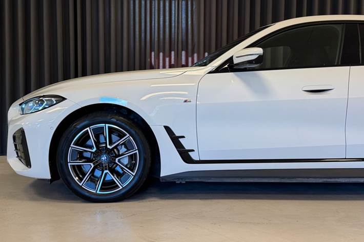 Hvid BMW i4 fra 2023
