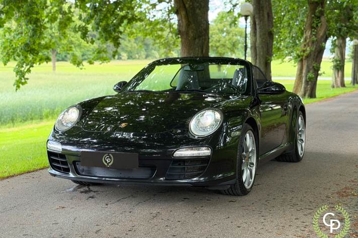 Sort Porsche 911 Carrera fra 2009