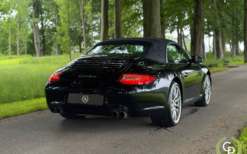 Porsche 911 Carrera