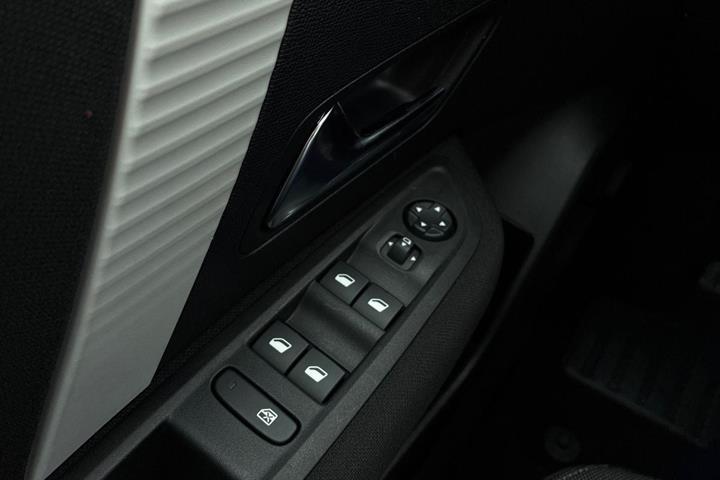 Grå Citroën ë-C4 X fra 2025
