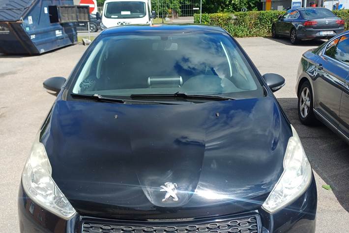 Sort Peugeot 208 fra 2013