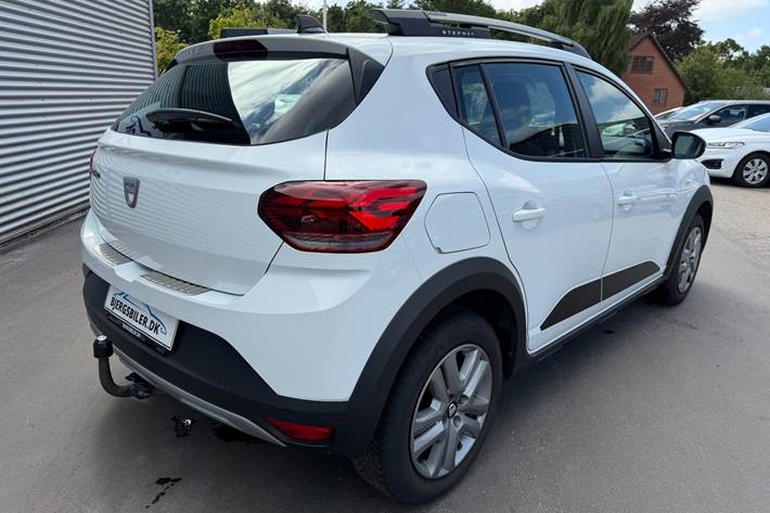 Hvid Dacia Sandero Stepway fra 2021