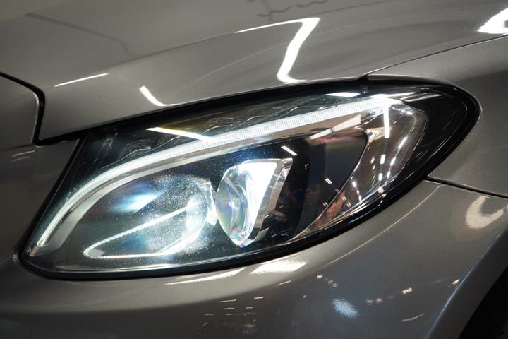 Grå Mercedes C220 d fra 2016