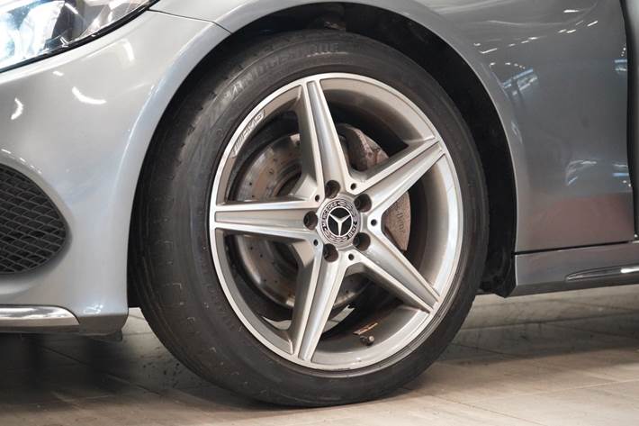 Grå Mercedes C220 d fra 2016