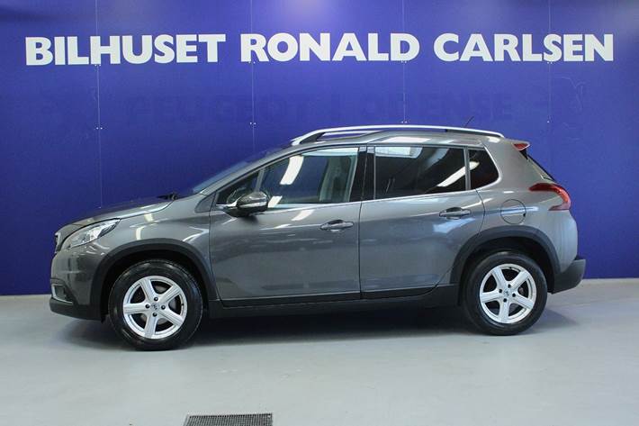 Grå Peugeot 2008 fra 2019