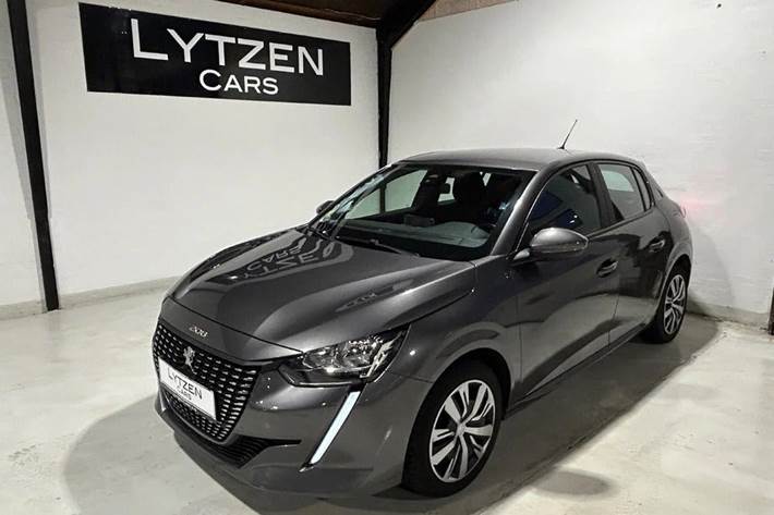Grå Peugeot 208 fra 2020