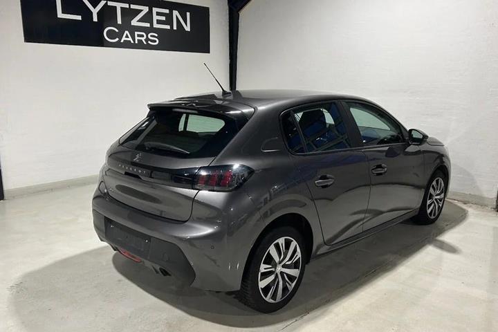 Grå Peugeot 208 fra 2020