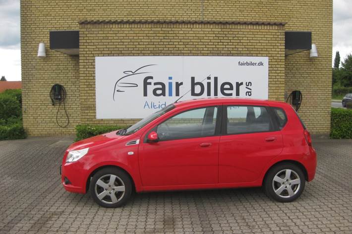 Rød Chevrolet Aveo fra 2010