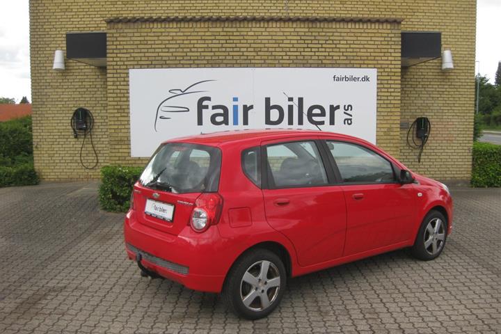 Rød Chevrolet Aveo fra 2010