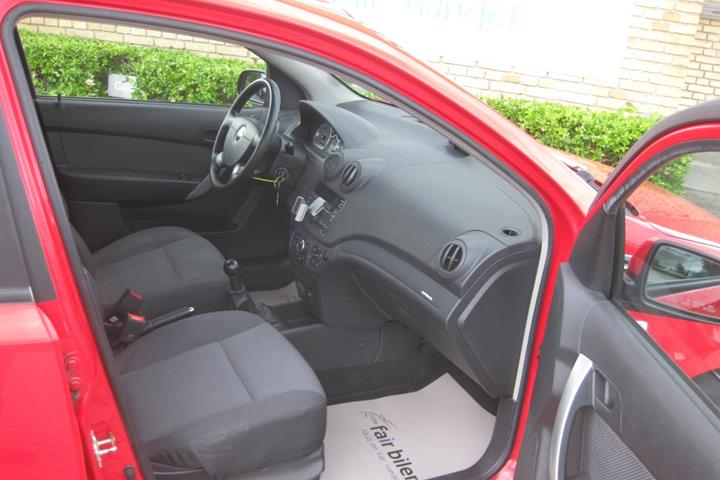 Rød Chevrolet Aveo fra 2010
