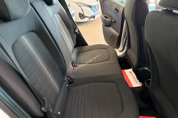 Sølv Hyundai i10 fra 2020
