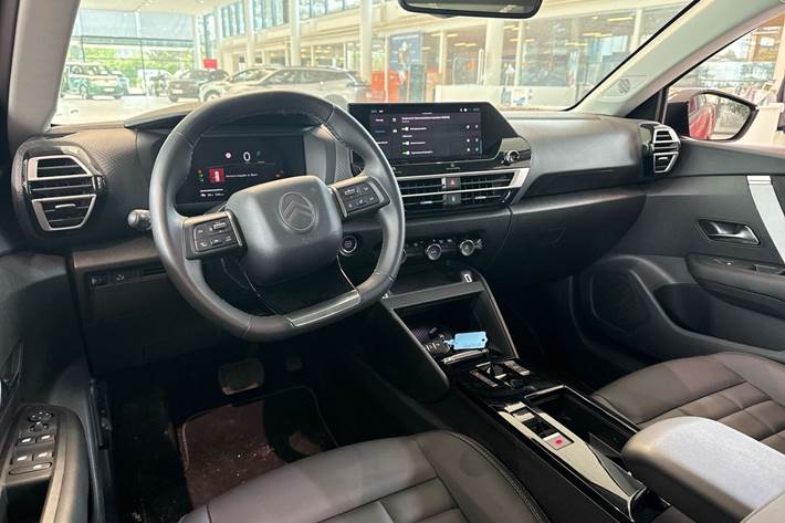 Rød Citroën ë-C4 X fra 2024