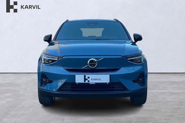 Blå Volvo XC40 fra 2023