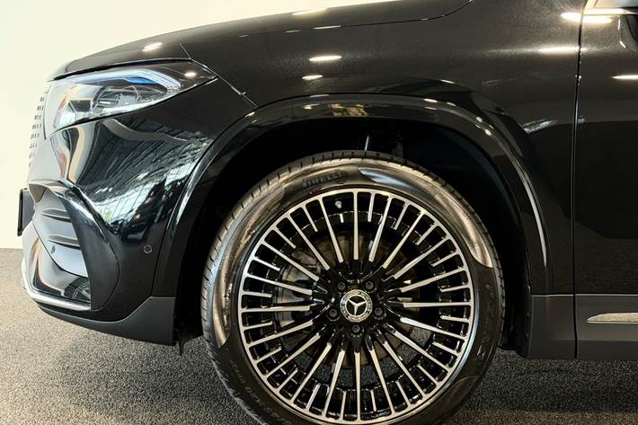 Sort Mercedes EQA250 fra 2025