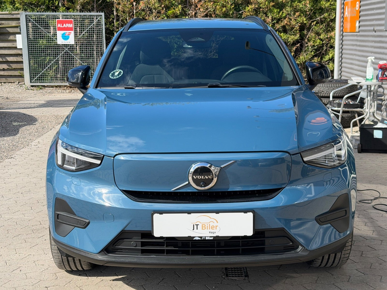 Blå Volvo EX40 fra 2025