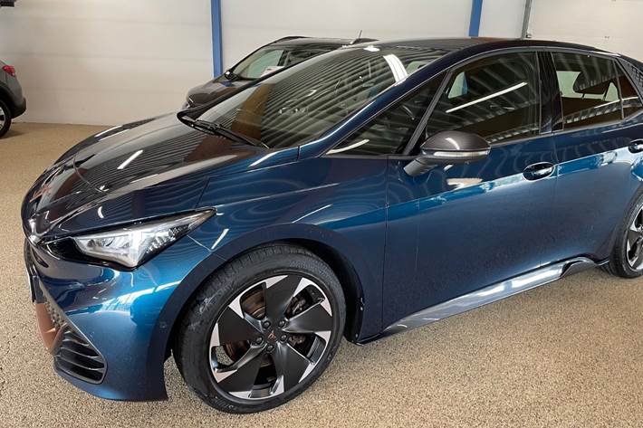 Blå Cupra Born fra 2023