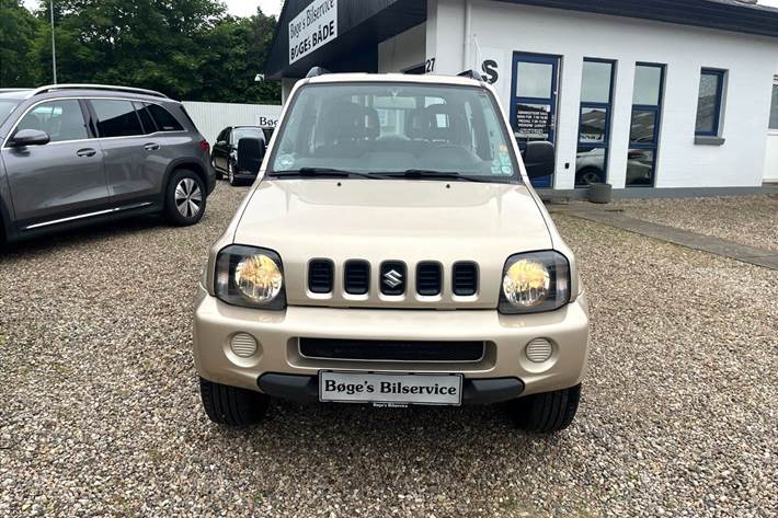 Beige Suzuki Jimny fra 2005