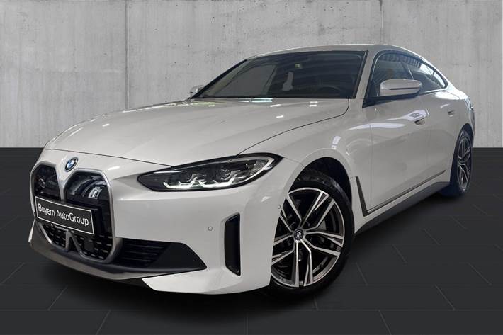 Hvid BMW i4 fra 2022