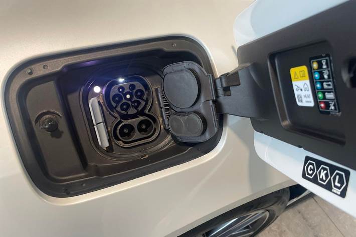 Hvid BMW i4 fra 2022