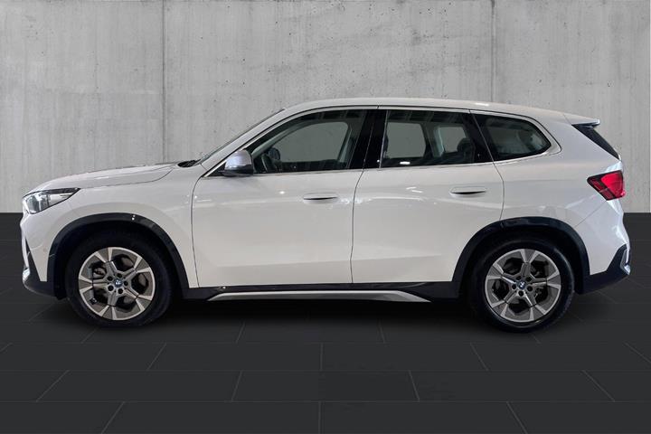 Hvid BMW iX1 fra 2024