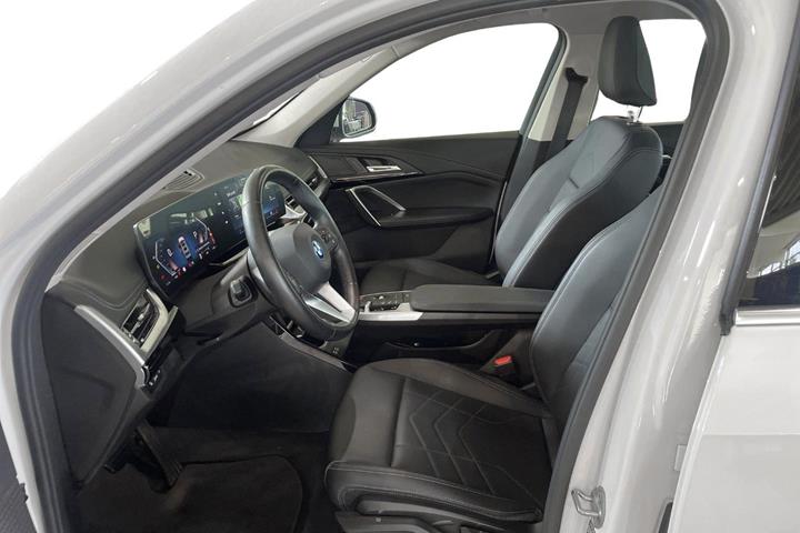 Hvid BMW iX1 fra 2024