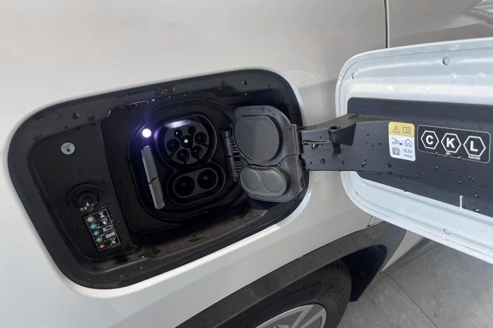 Hvid BMW iX1 fra 2024