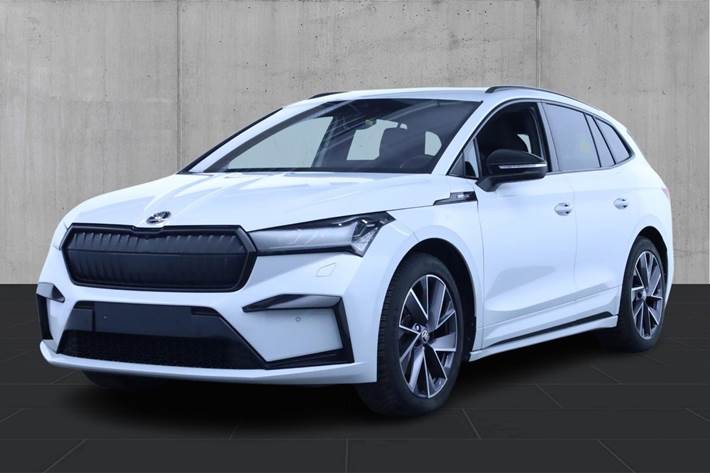 Hvid Skoda Enyaq fra 2023