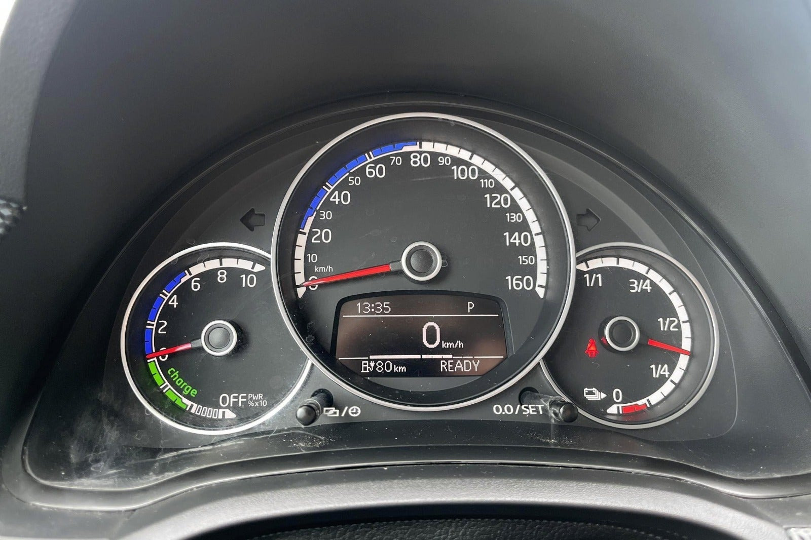Grå VW E-UP! fra 2022