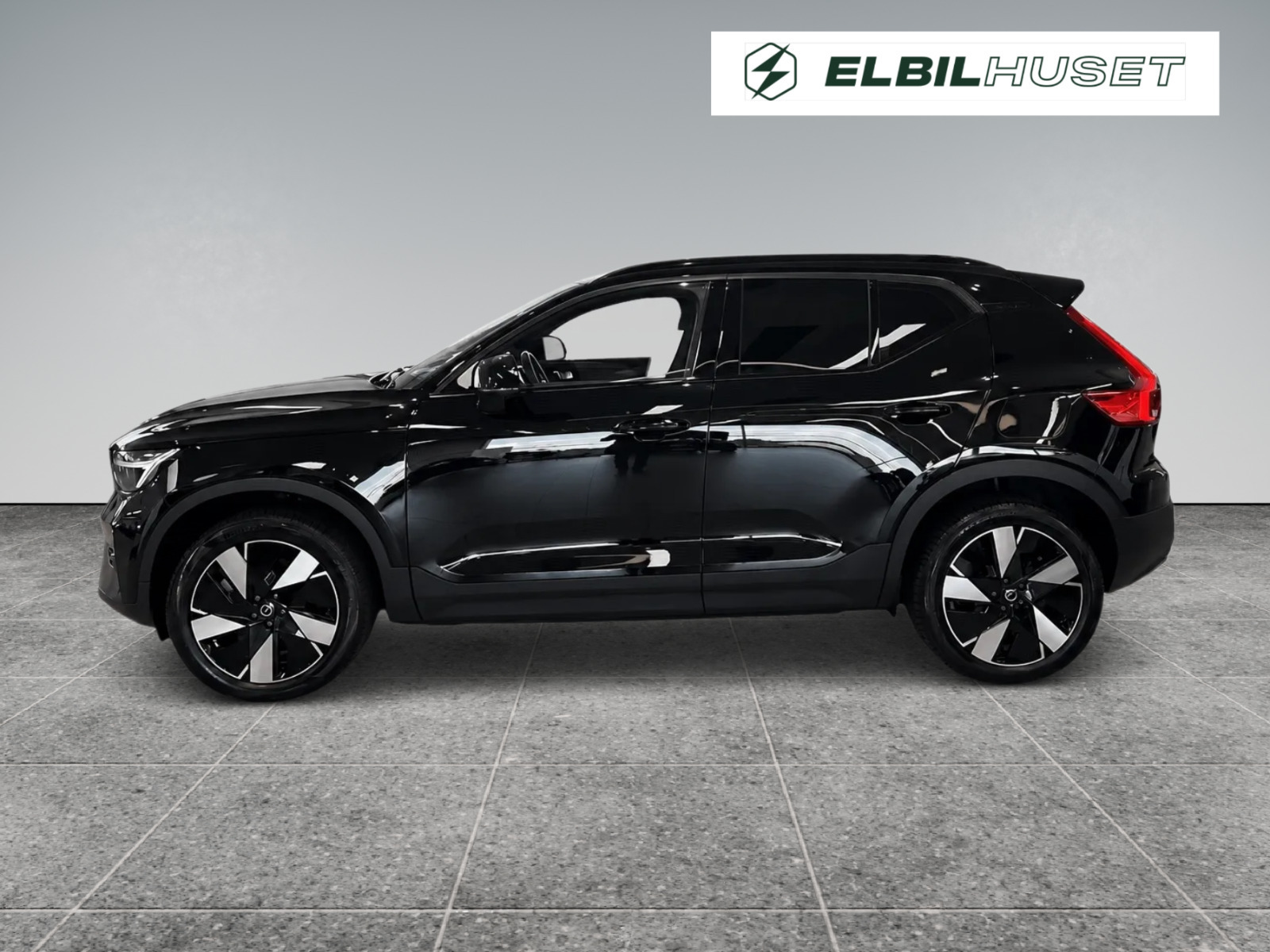Sort Volvo XC40 fra 2024