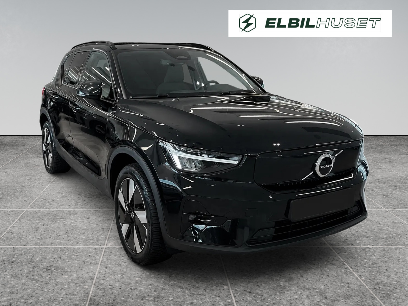 Sort Volvo XC40 fra 2024