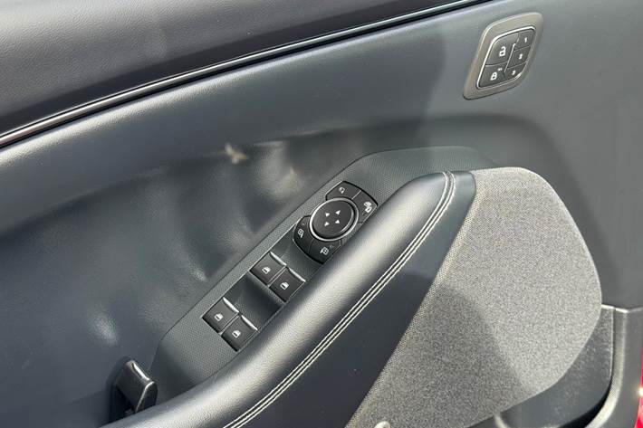 Grå Ford Mustang Mach-E fra 2021